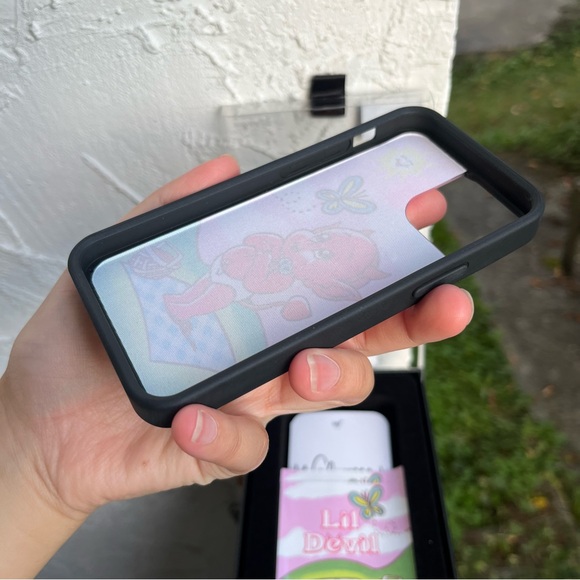 Wildflower Cases iPhone 13 Mini! - Picture 5 of 8